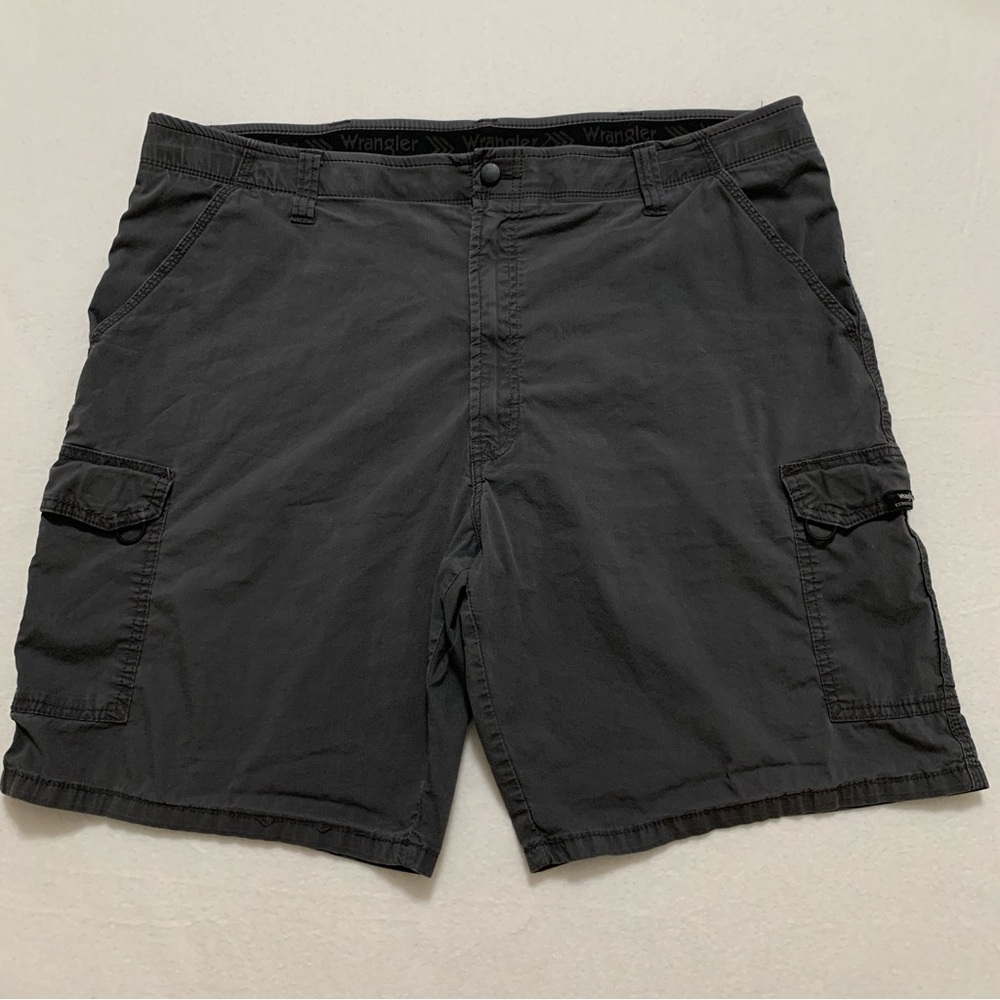 Wrangler Cargo Shorts Men's‎ Gray Cotton Blend Size 42 Inseam 9"